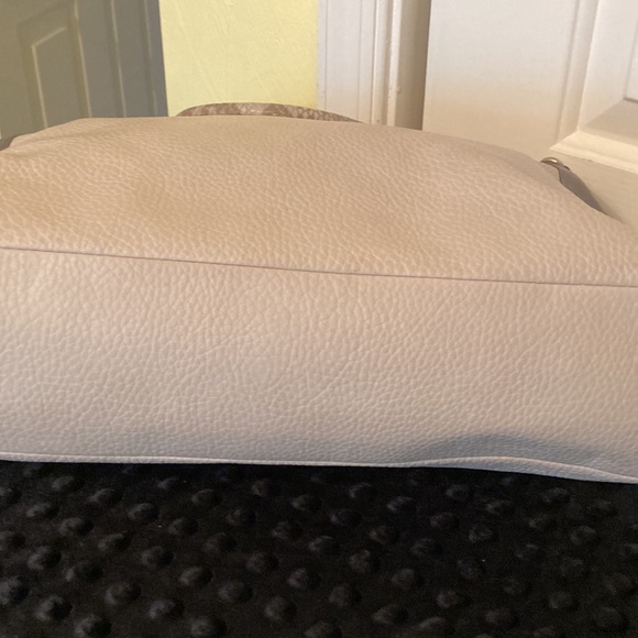 Relic Handbag - Picture 3 of 8